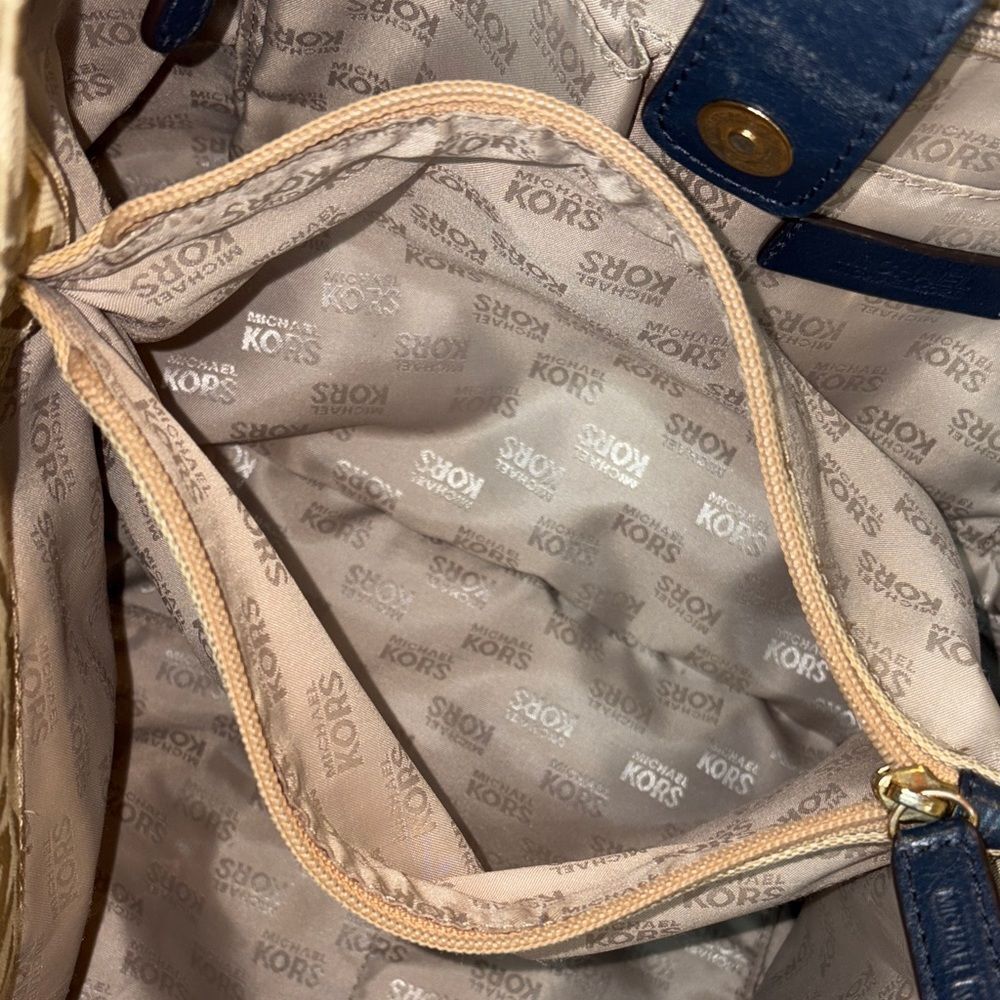 Michael Kors Bag Purse Handbag Ludlow Canvas Signature Drawstring Shoulder Bag - Picture 17 of 17
